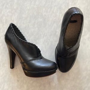 💎AUTHENTIC💎 UGG leather booties